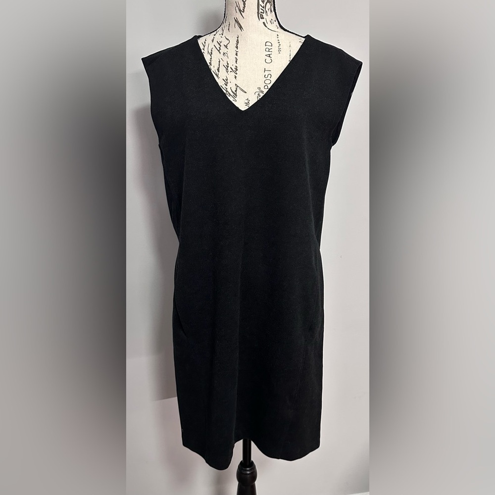 🖤 Club Monaco V-Neck Top – Black 🖤 - Picture 3 of 13